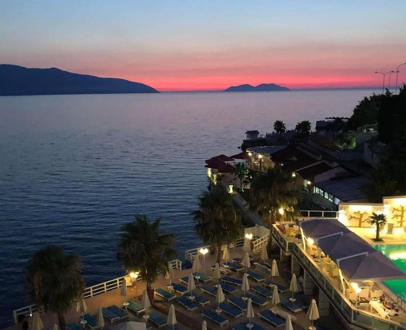 Coral Hotel & Resort Radhime Bagian luar foto