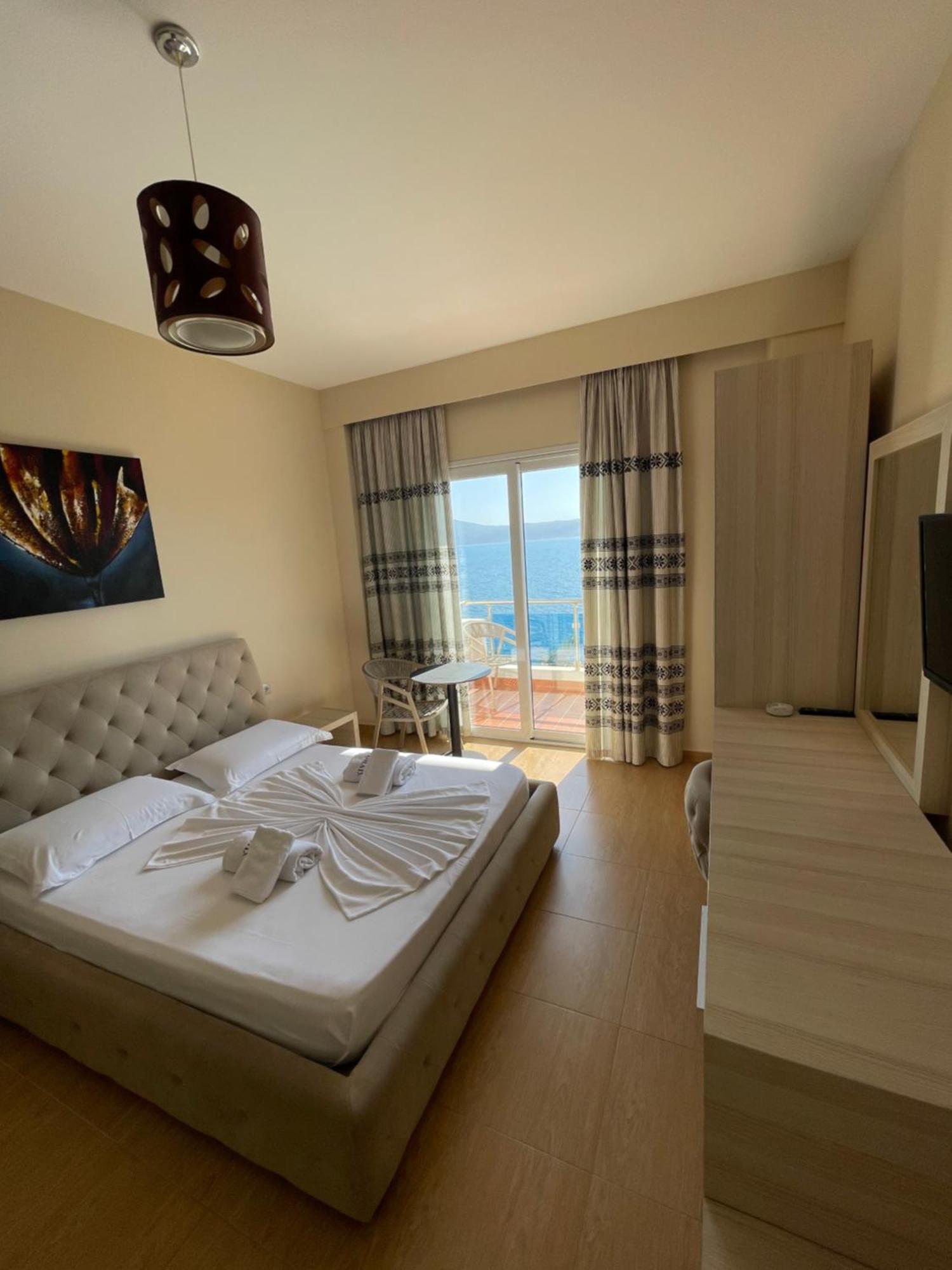 Coral Hotel & Resort Radhime Bagian luar foto
