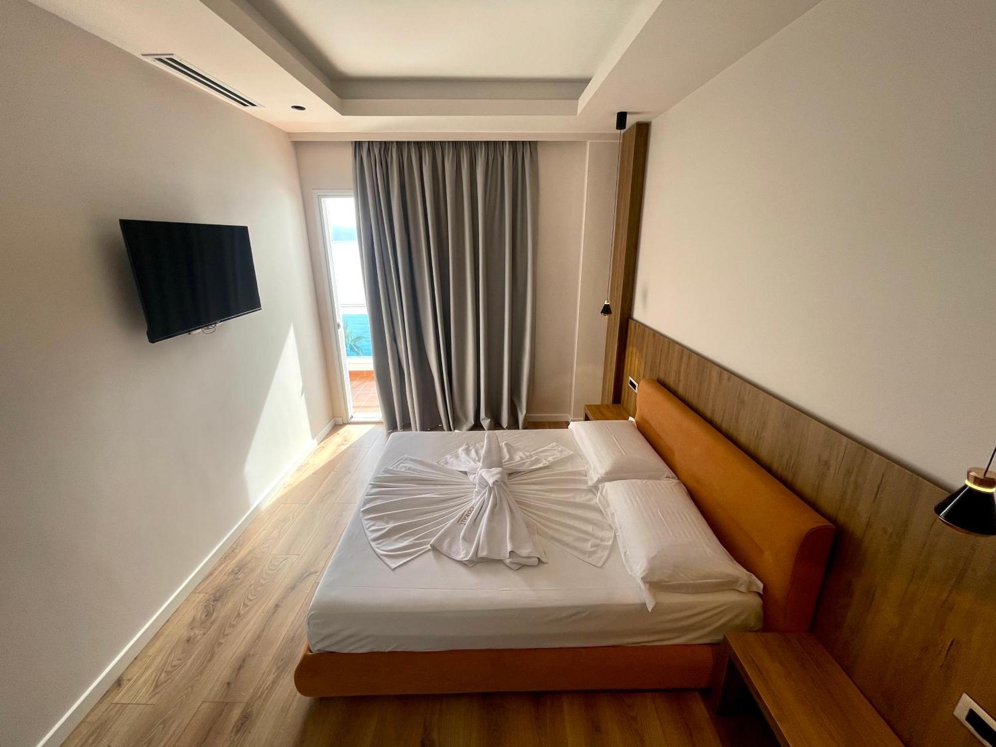 Coral Hotel & Resort Radhime Bagian luar foto