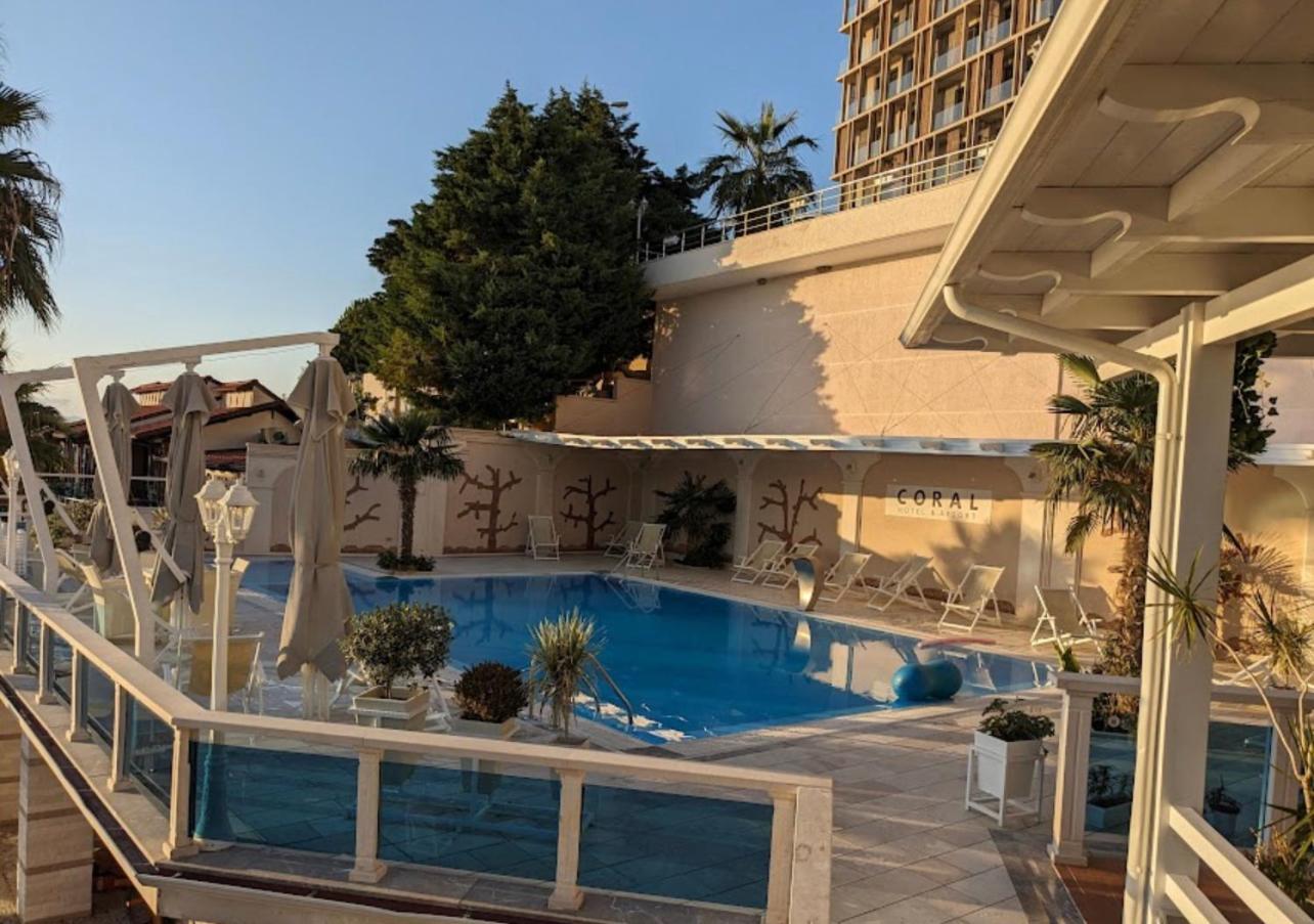 Coral Hotel & Resort Radhime Bagian luar foto