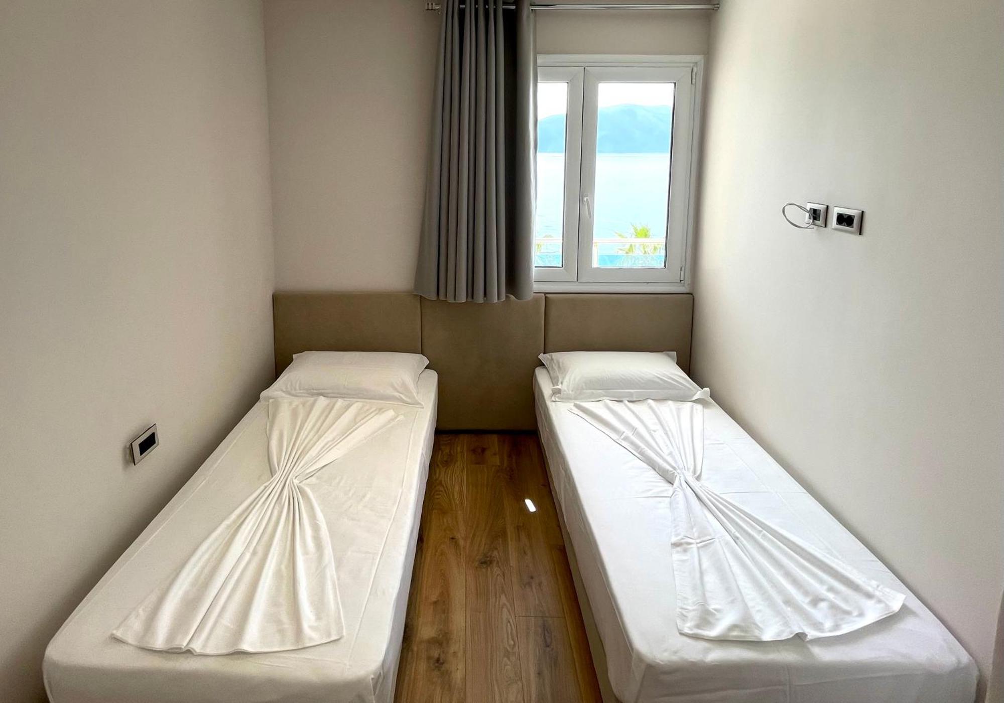 Coral Hotel & Resort Radhime Bagian luar foto