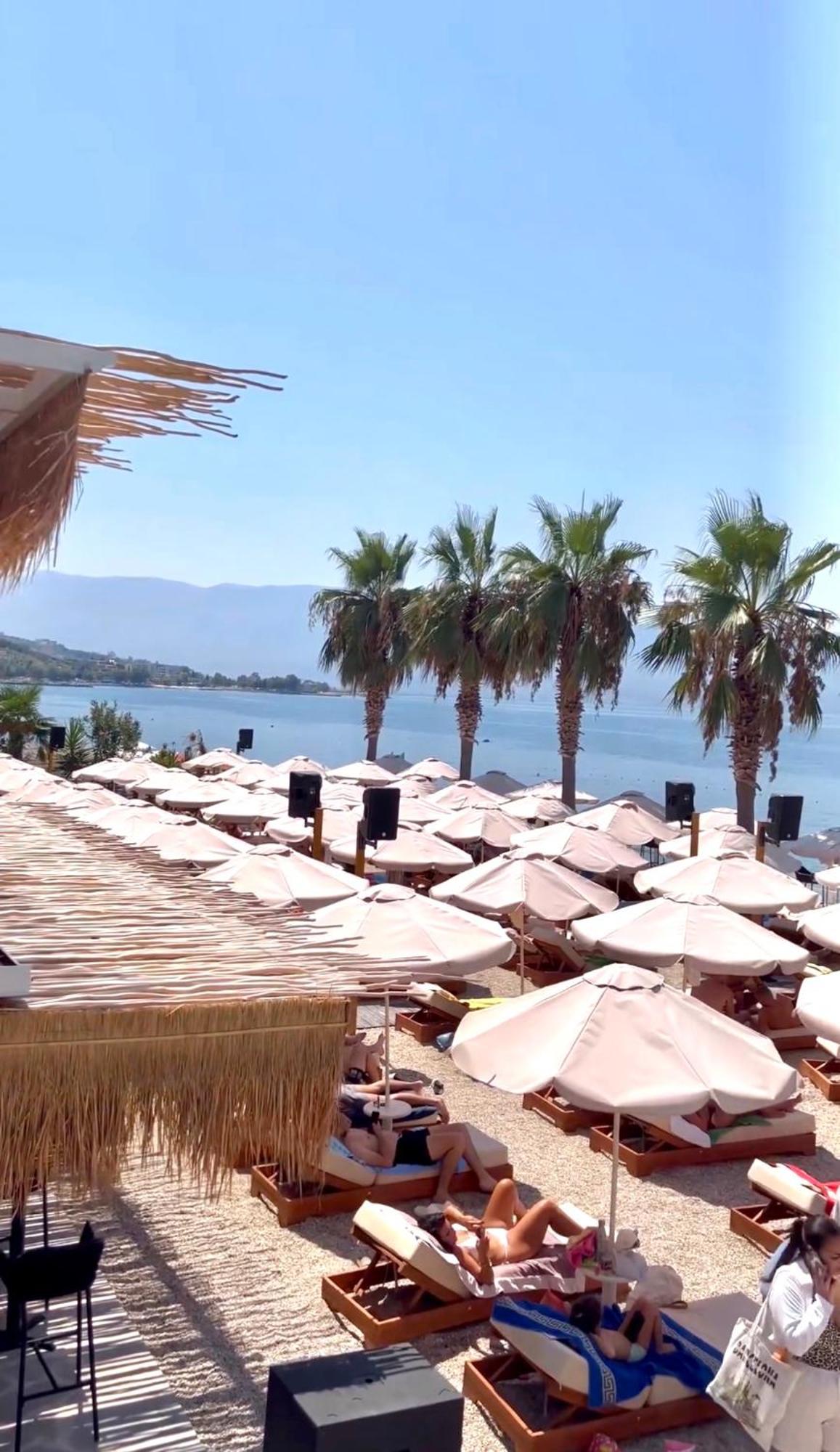 Coral Hotel & Resort Radhime Bagian luar foto