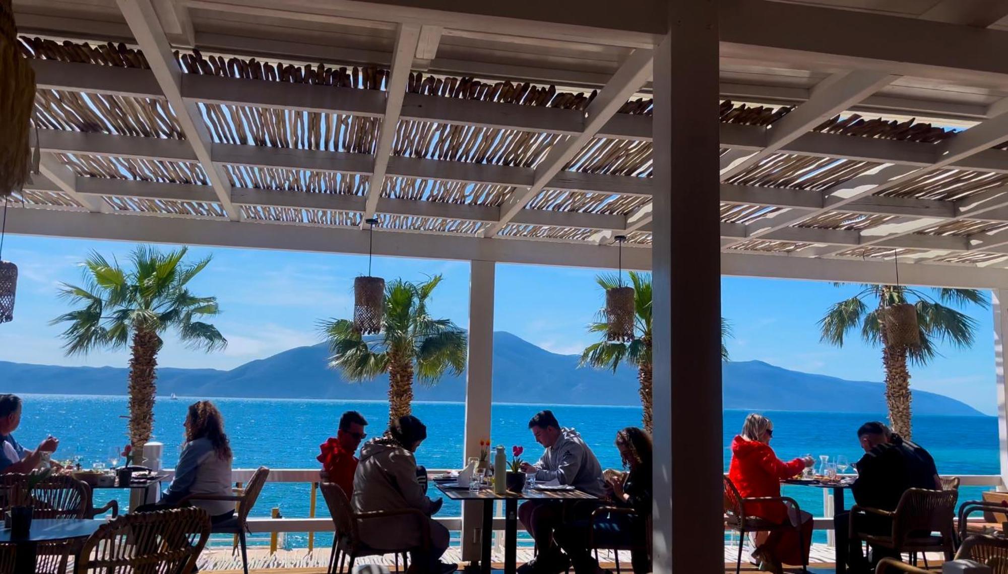 Coral Hotel & Resort Radhime Bagian luar foto