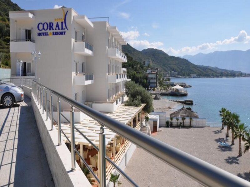 Coral Hotel & Resort Radhime Bagian luar foto